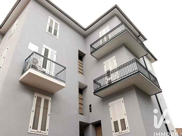 Appartamento trilocale in vendita in Via Giulio Cesare, Novara