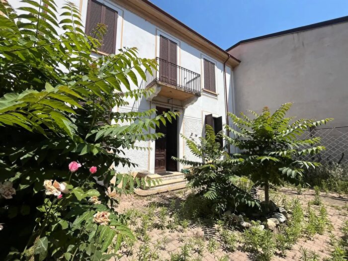 Casa quadrilocale in vendita in Via Manara Negrone, Vigevano