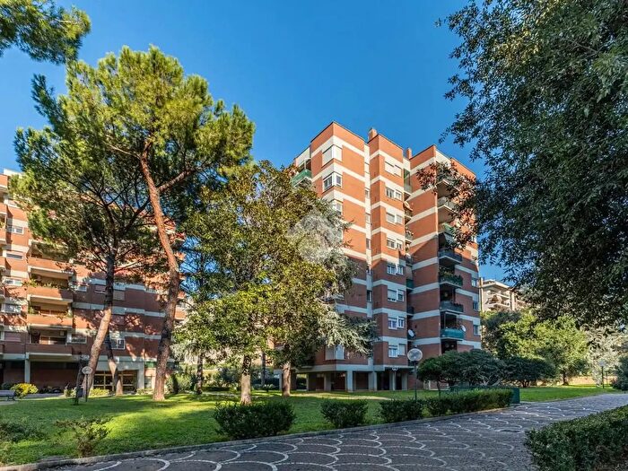 Appartamento quadrilocale in vendita in Viale del Tintoretto, Roma