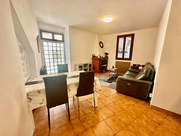 Appartamento trilocale in vendita in Via X Crandola, Margno