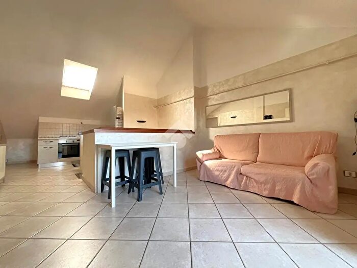 Appartamento trilocale in vendita in Via Garibaldi, Carugate