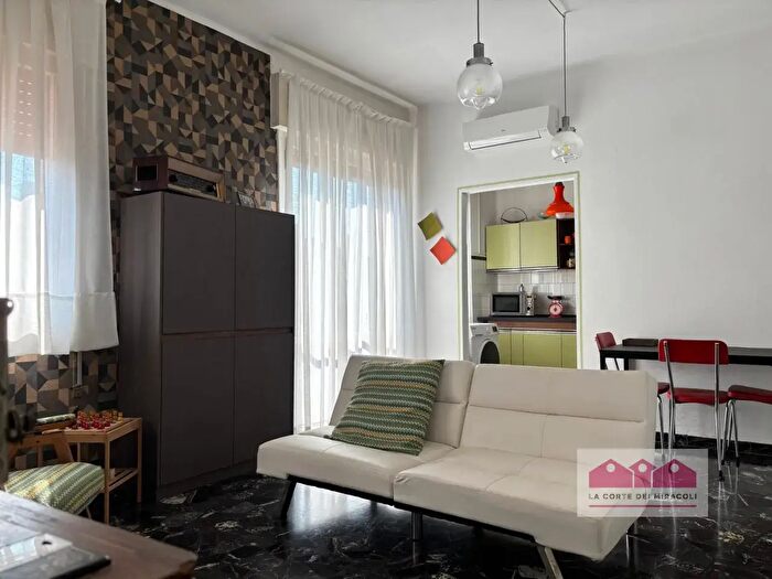 Appartamento con 5 locali in vendita in Via Adolfo Giuriato, Vicenza