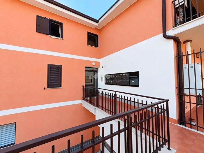 Appartamento quadrilocale in vendita in Via Napoli, Lariano
