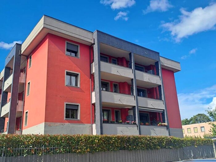 Appartamento trilocale in affitto in Via Europa, Vedano al Lambro