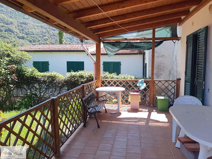 Casa quadrilocale in vendita in Via Nuova, Marciana