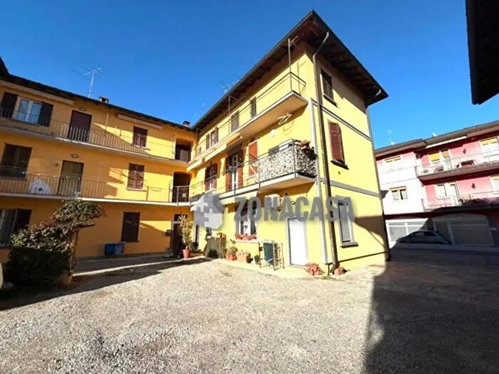 Appartamento quadrilocale in vendita in Via Cesare Battisti, Besozzo