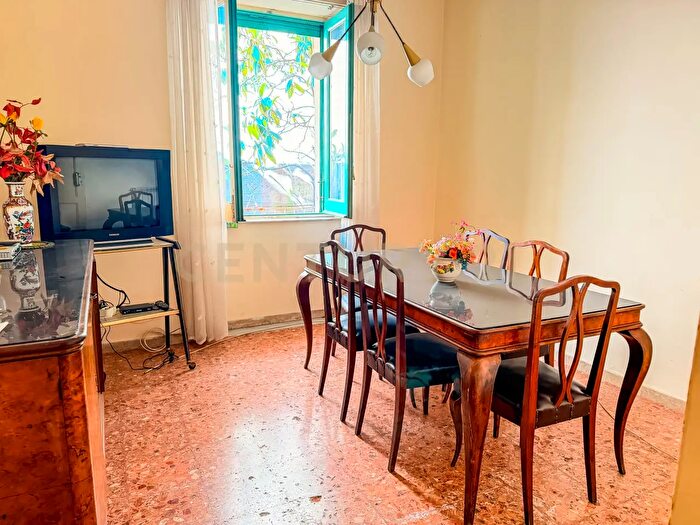 Appartamento con 5 locali in vendita in Acireale