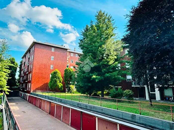 Appartamento trilocale in vendita in Via Monte Grappa, Rho