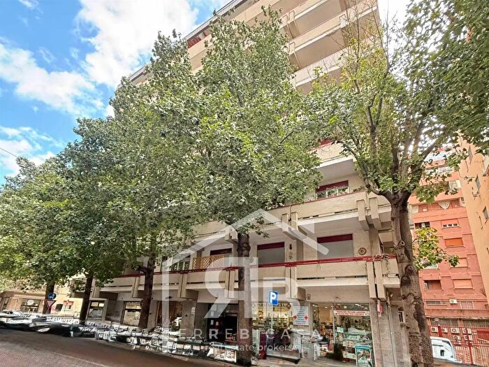 Appartamento trilocale in vendita in Via Gregorio Ugdulena, Palermo