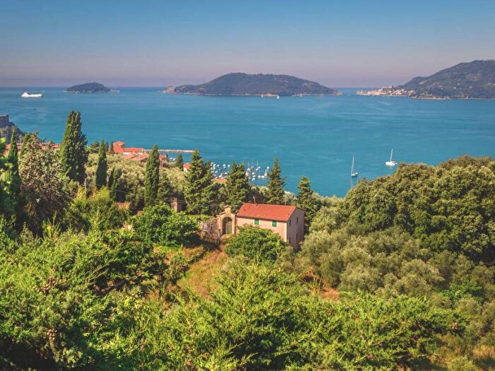 Appartamento quadrilocale in affitto in Lerici Paese, Lerici