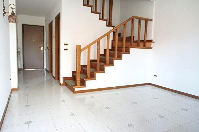 Appartamento con 5 locali in vendita in Pontedera