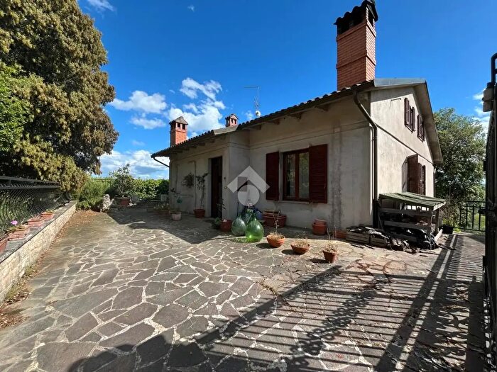Appartamento trilocale in vendita in Località Bagni, Orvieto