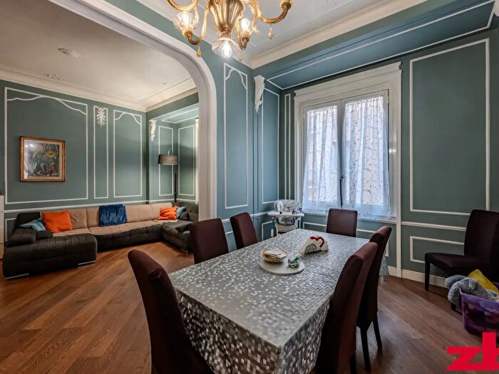 Appartamento con 9 locali in vendita in Via Granello, Genova