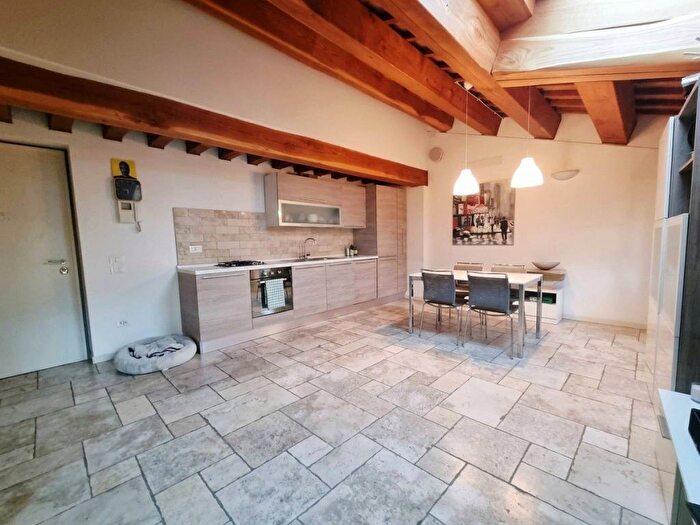 Casa trilocale in affitto in Via Roma, Centro, San Vito di Leguzzano