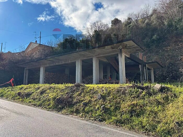 Casa trilocale in vendita in Via Michele Carbone Snc, Montaquila