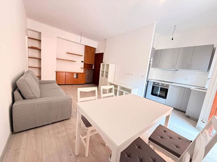 Appartamento trilocale in affitto in Via Bessarione, Corvetto, Milano
