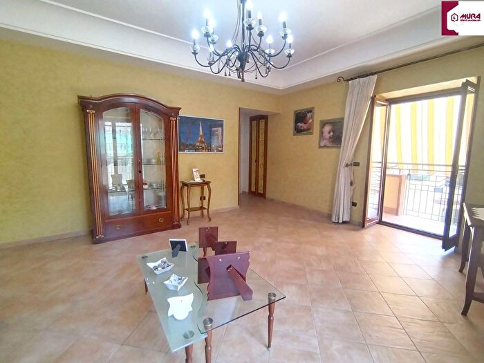 Casa con 10 locali in vendita in Via Linguiti, Aversa