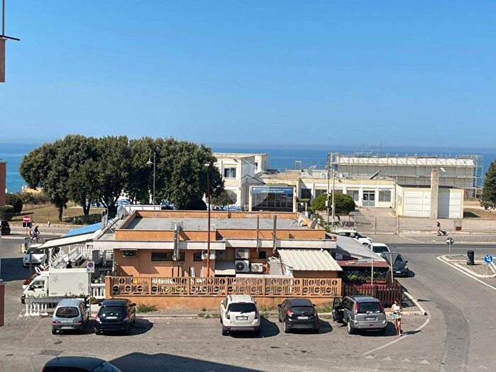 Appartamento trilocale in affitto in Via cristoforo colombo, Marechiaro, Anzio