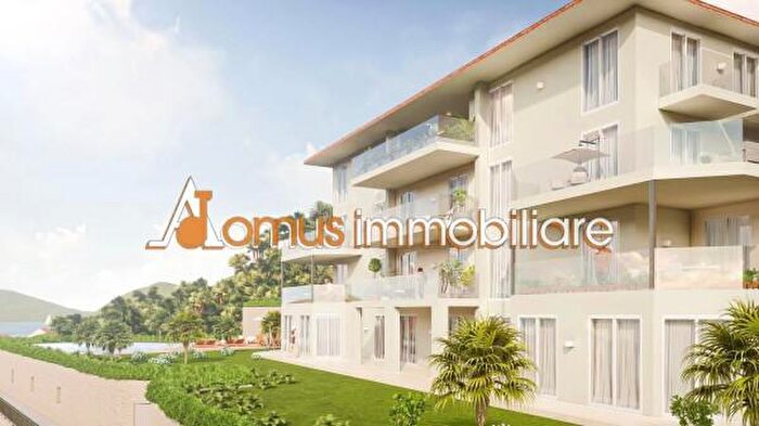 Appartamento trilocale in vendita in Via Carlo, Sanremo