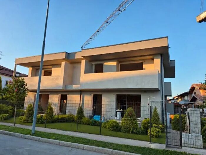 Appartamento trilocale in vendita in Via Bartolomeo Colleoni, Bonate Sotto