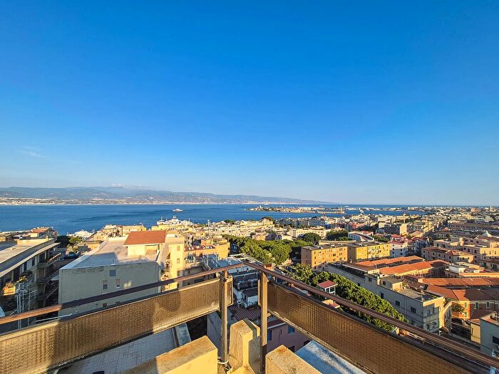 Appartamento con 5 locali in vendita in Viale Regina Elena B, Messina