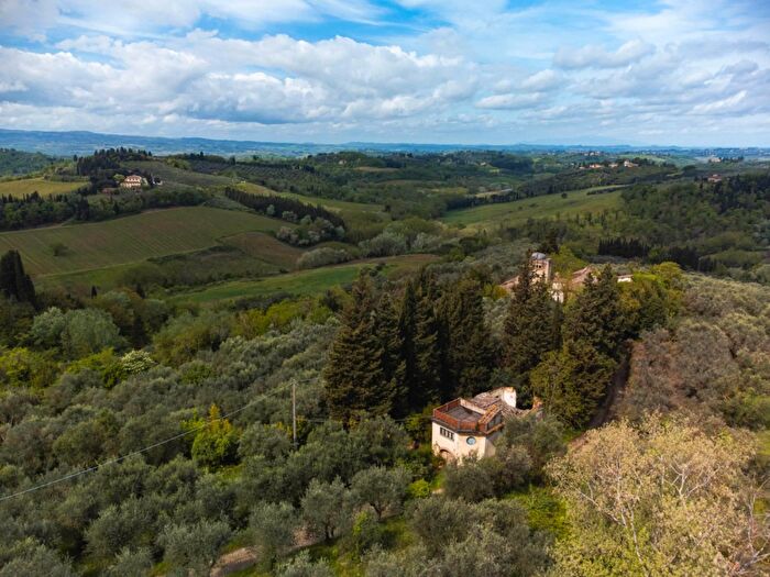 Casa con 9 locali in vendita in Via di Citerna, Certaldo