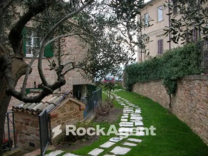 Casa con 6 locali in vendita in Via Mura, Fratte Rosa