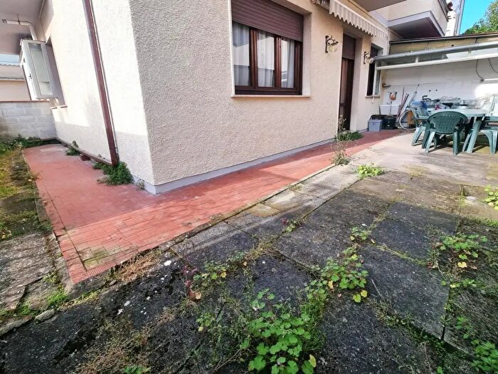 Appartamento trilocale in vendita in Viareggio