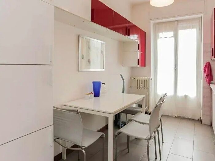 Appartamento trilocale in affitto in Via Chavez, Milano