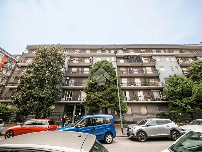 Appartamento trilocale in vendita in Via Carlo Boncompagni, Milano