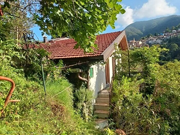 Casa trilocale in vendita in Faggeto Lario