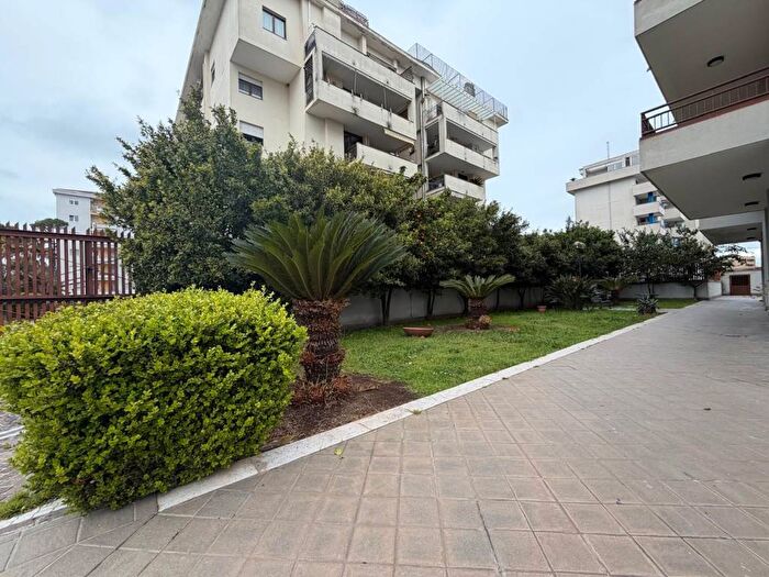 Appartamento quadrilocale in affitto in Via Guido Rossa, Aversa