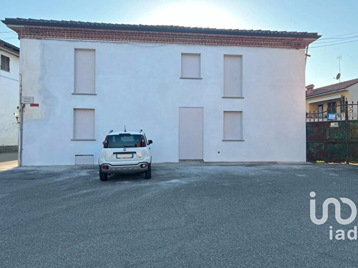 Casa con 10 locali in vendita in Piazza Piazza Baiveri, Masio