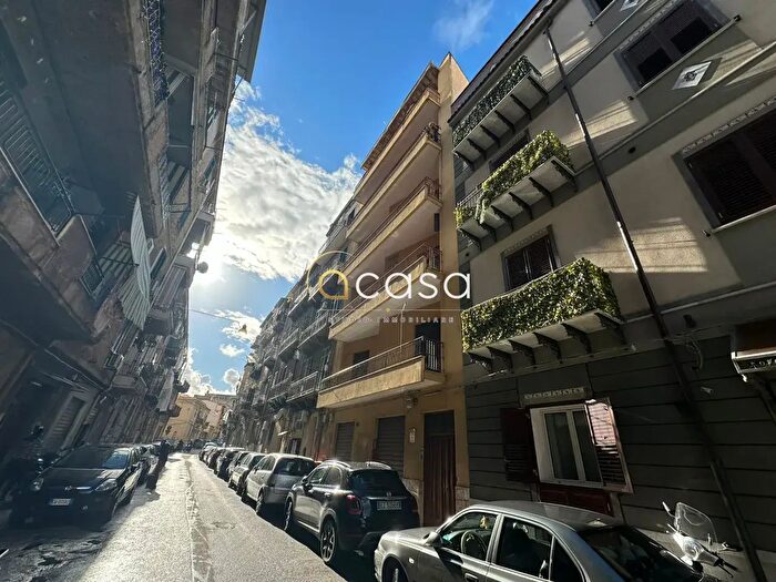 Appartamento quadrilocale in vendita in Via Monfenera, Palermo