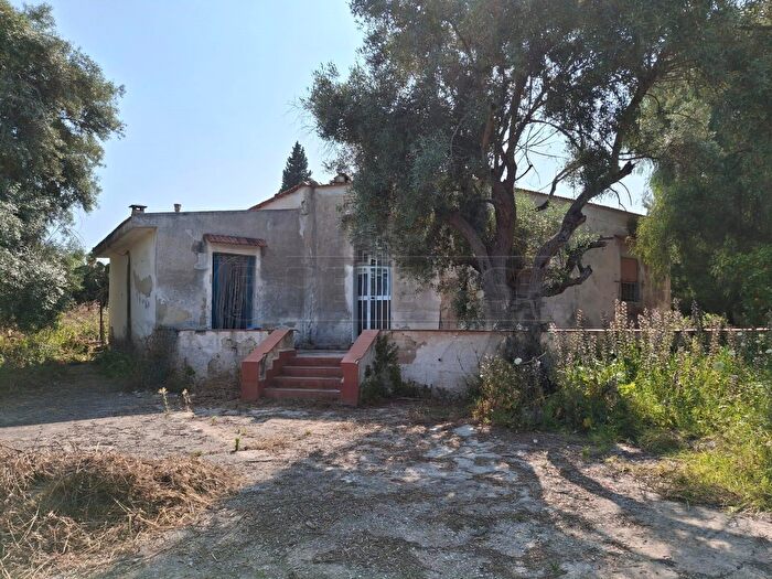 Casa quadrilocale in vendita in Trav Serramendola, Siracusa
