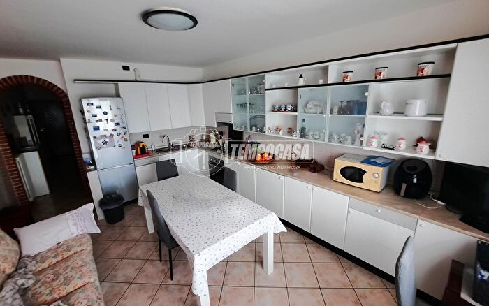 Casa con 5 locali in vendita in Ivrea