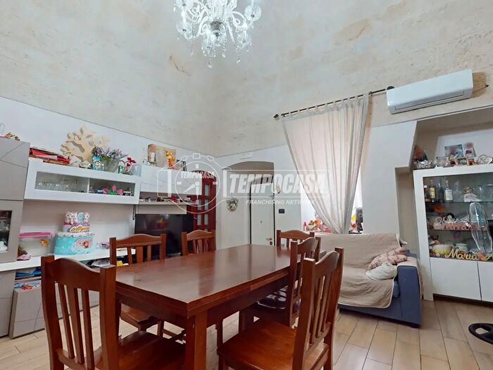 Casa trilocale in vendita in Via Umberto I, Bari