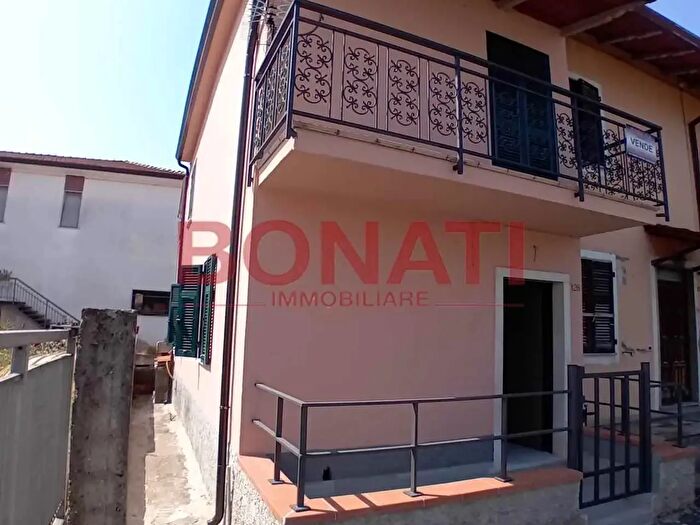 Casa quadrilocale in affitto in Castelnuovo Magra