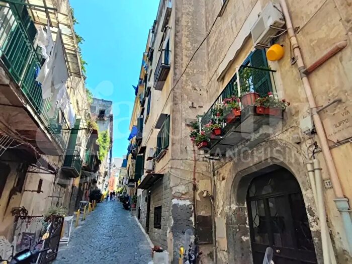 Appartamento trilocale in vendita in Via Filippo Rega, Napoli