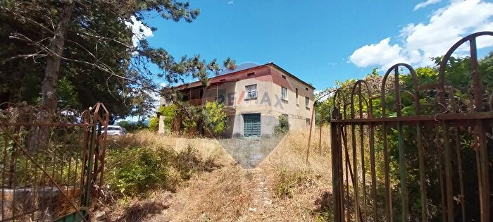 Casa con 18 locali in vendita in Contrada San Licandro, Sicignano Degli Alburni