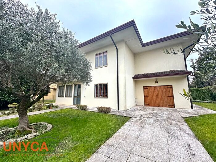 Casa quadrilocale in vendita in Selvazzano Dentro