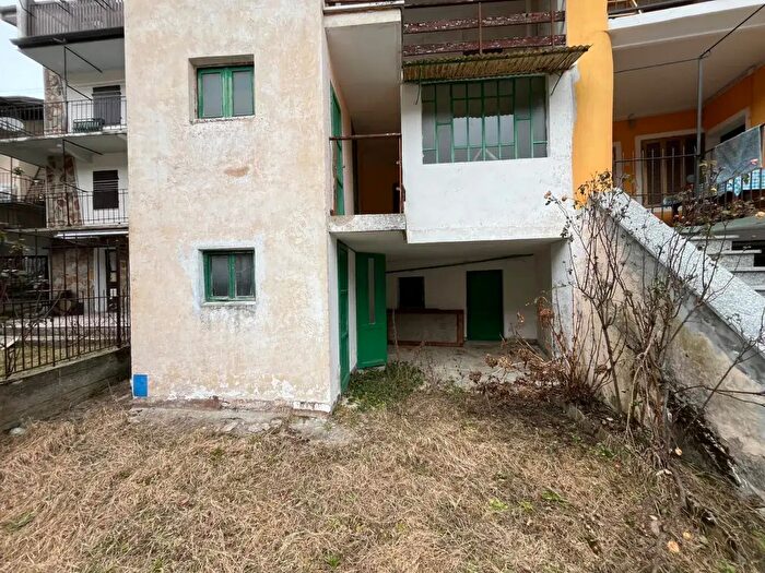 Casa quadrilocale in vendita in Via Sereine, Alpette