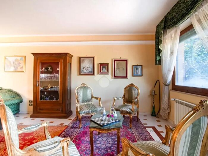 Casa quadrilocale in vendita in Via Piana, Ortona