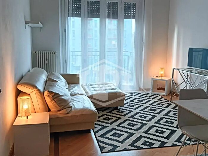 Appartamento bilocale in affitto in Piazza Santissima Trinita, Milano