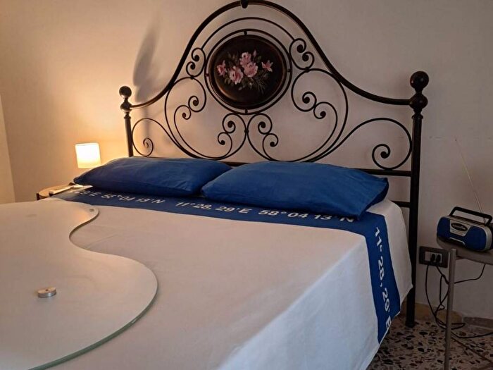 Appartamento trilocale in affitto in Via Lorenzo Cavaliero, Carmine, Salerno