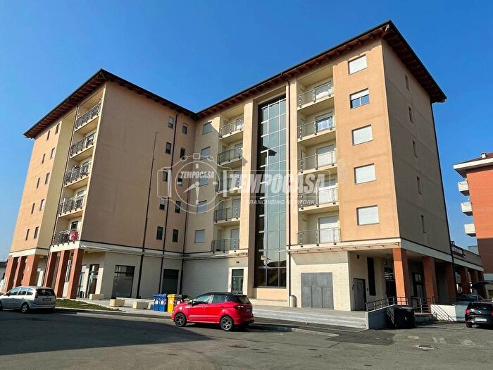 Appartamento trilocale in affitto in Piazza Generale Romano, Centro, Castellamonte