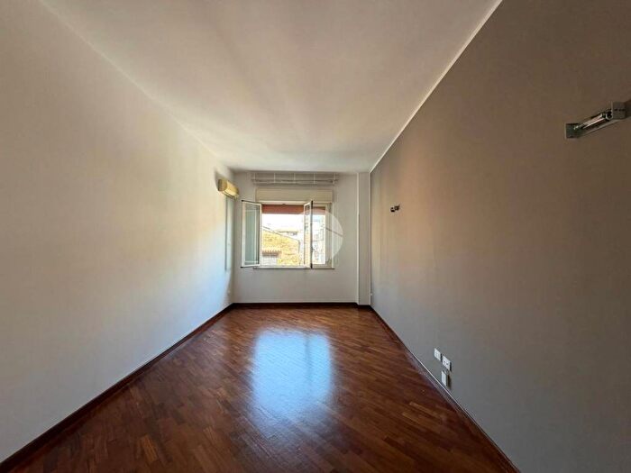 Appartamento trilocale in affitto in Via Ribera, Zisa, Palermo