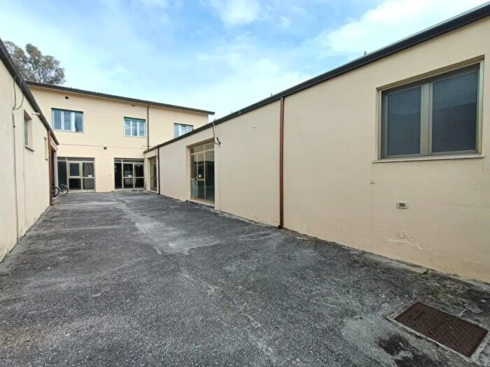 Casa con 12 locali in vendita in Pisa