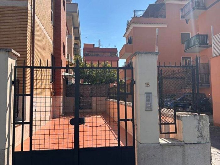 Appartamento bilocale in affitto in Via dei Salimbeni, Pisana Bravetta, Roma