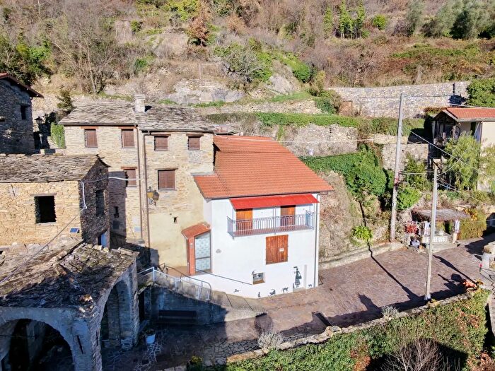 Casa con 5 locali in vendita in Via Cavour, Rezzo